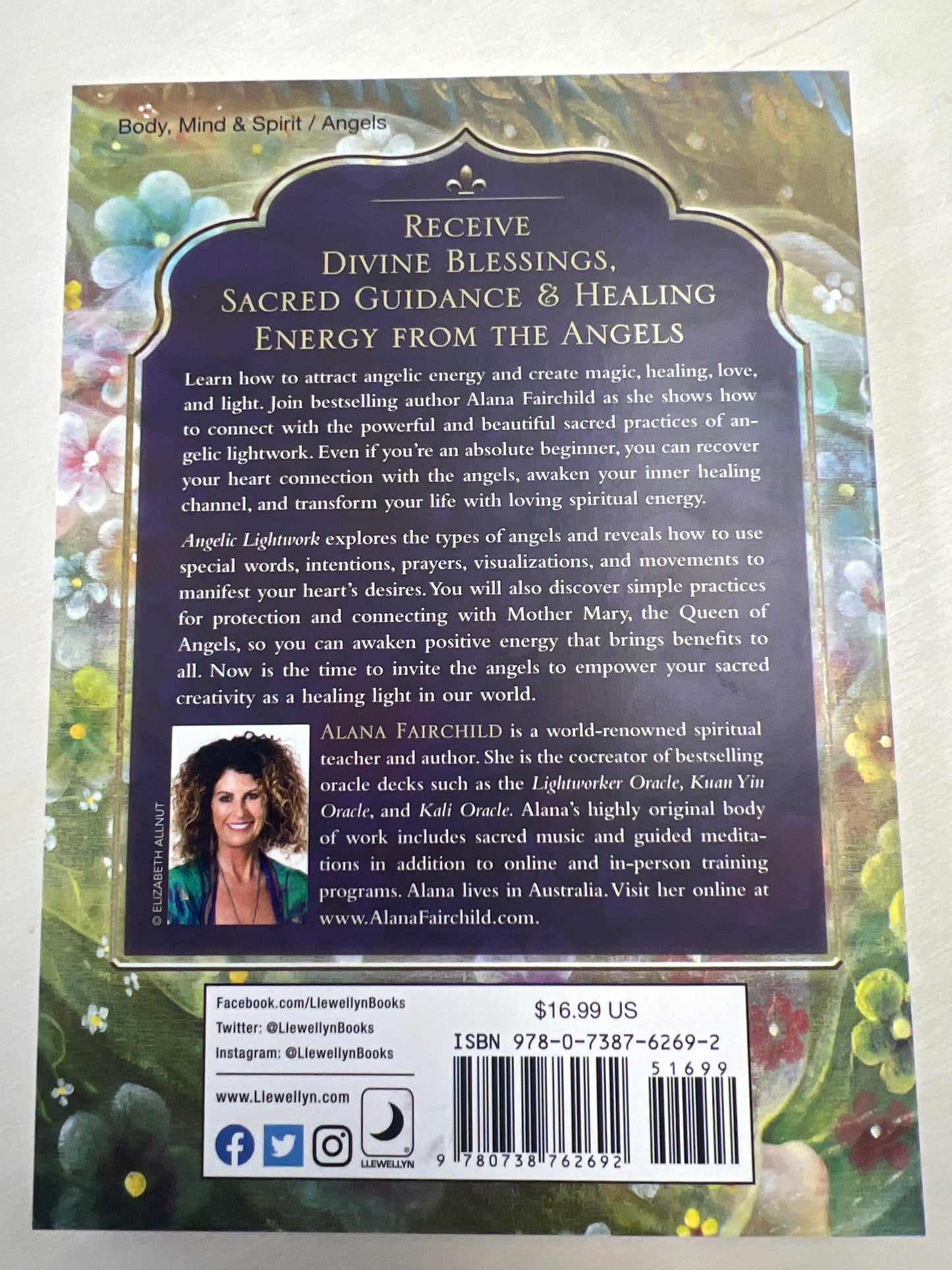 Angelic Lightwork: Magic & Manifestation with the Angels by Alana Fairchild