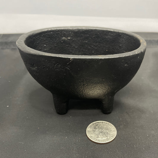 Oval Cast Iron Cauldron 4'