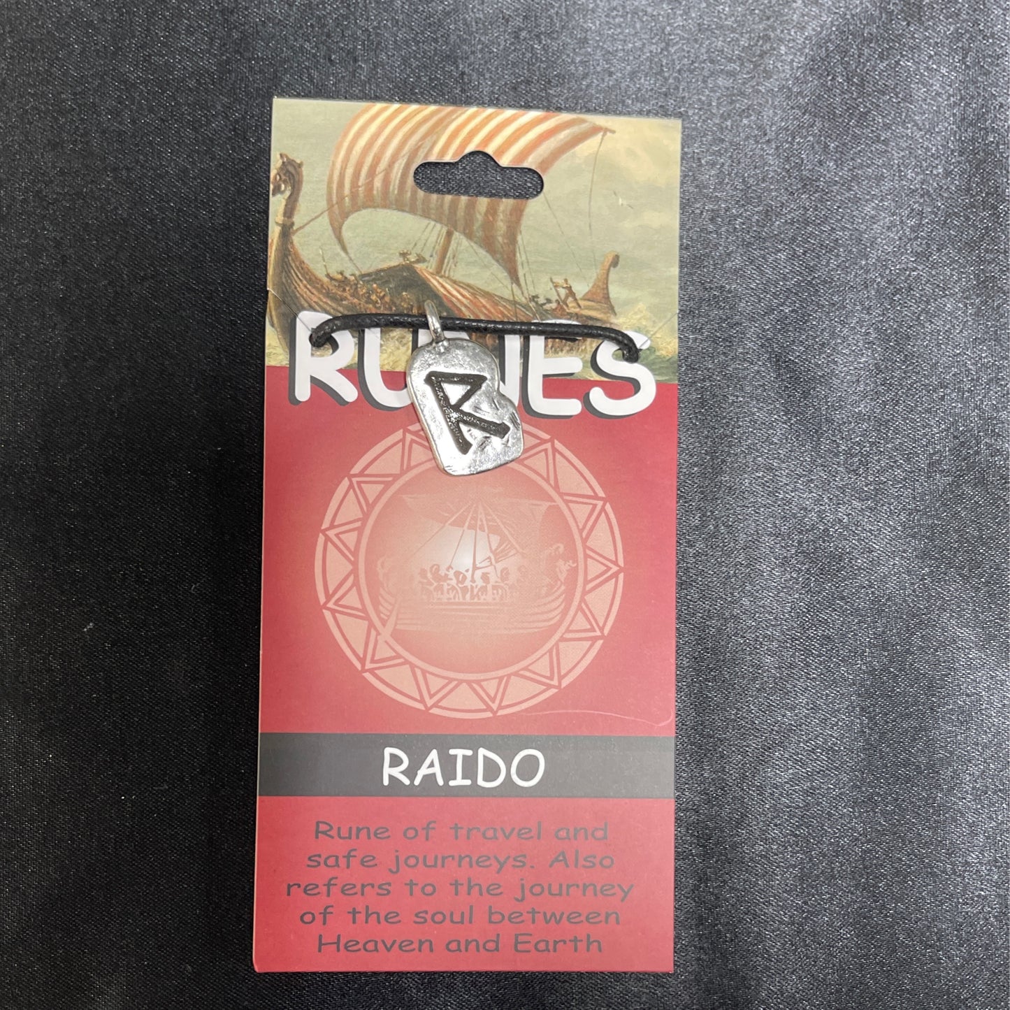 Runes Pendant: Raido