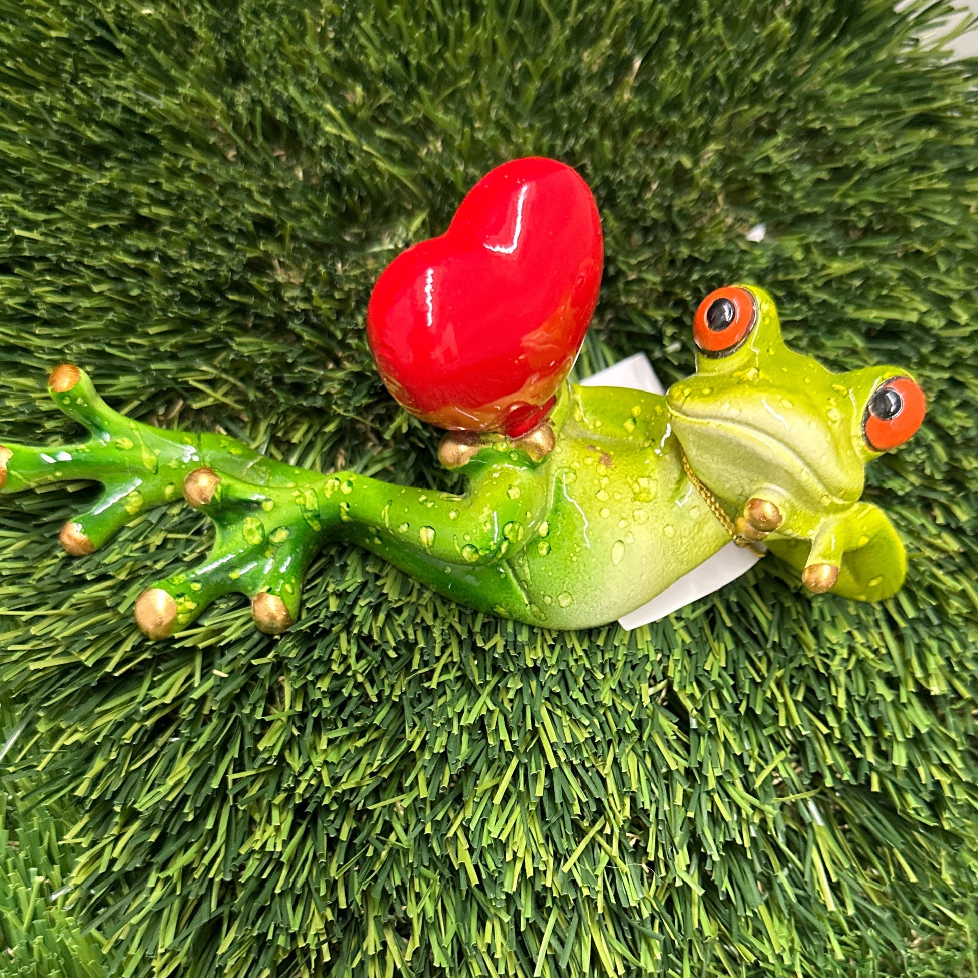 Tree Frog Puffed Red Heart Figurine Relaxing in Love Orange Eyes GSC