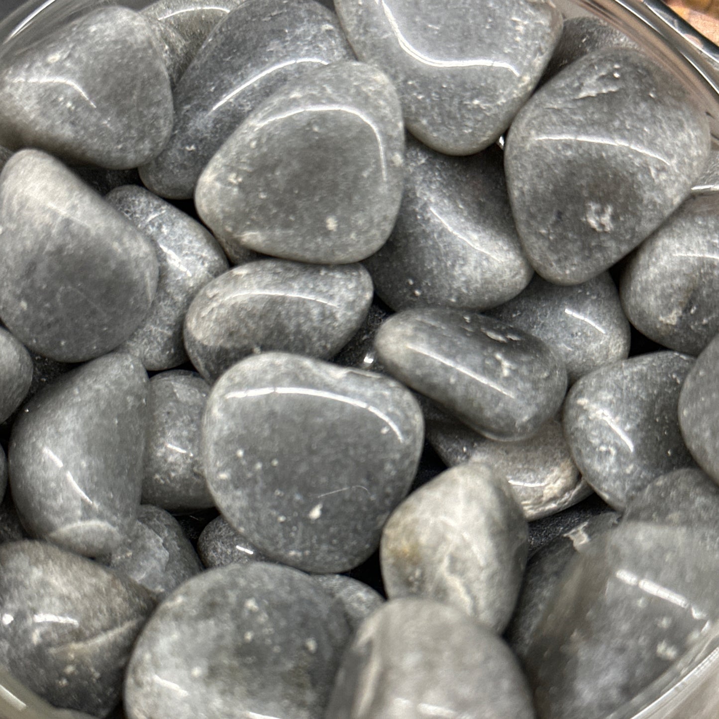 Grey quartz tumbled
