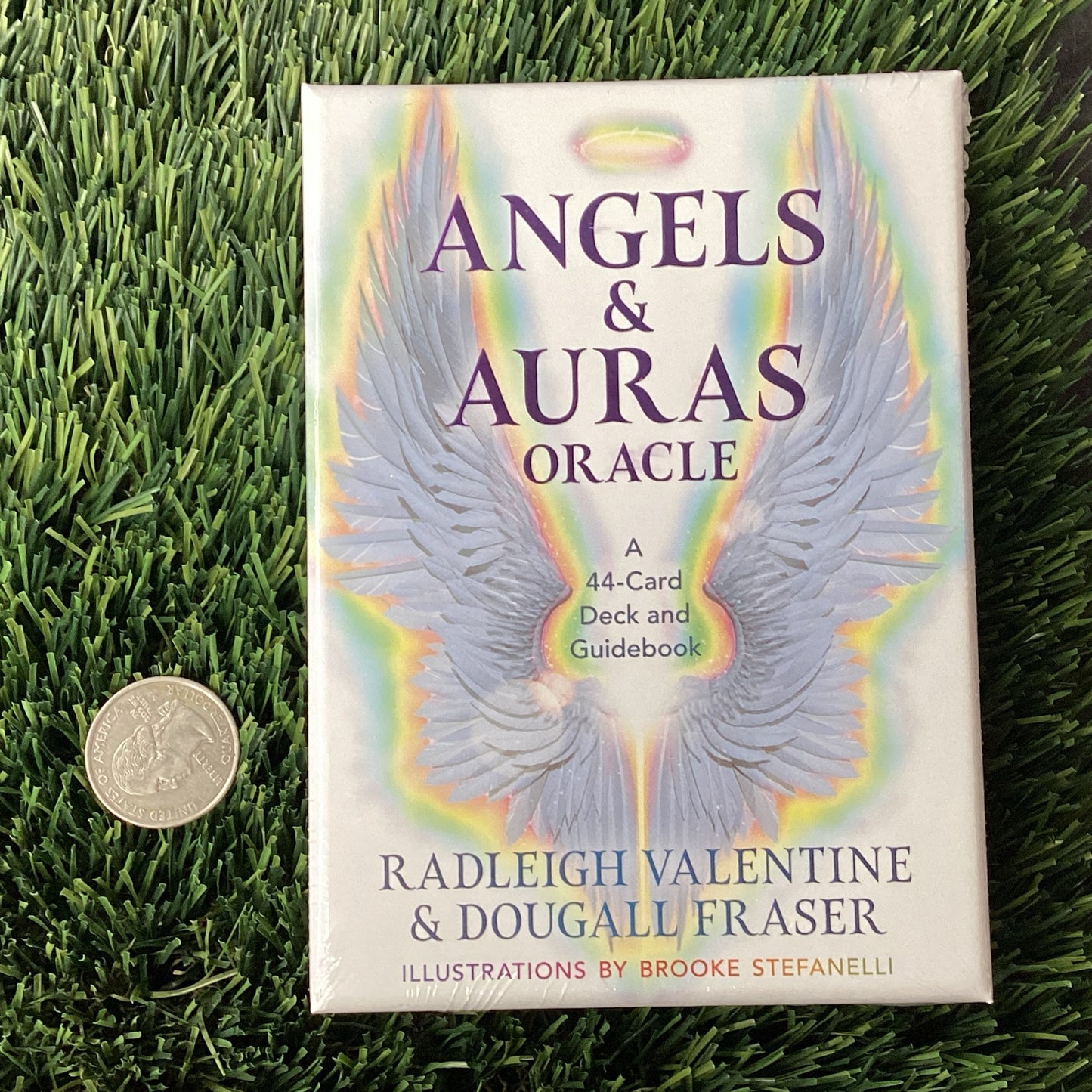 Angels & Auras Oracle : A 44-Card Deck and Guidebook